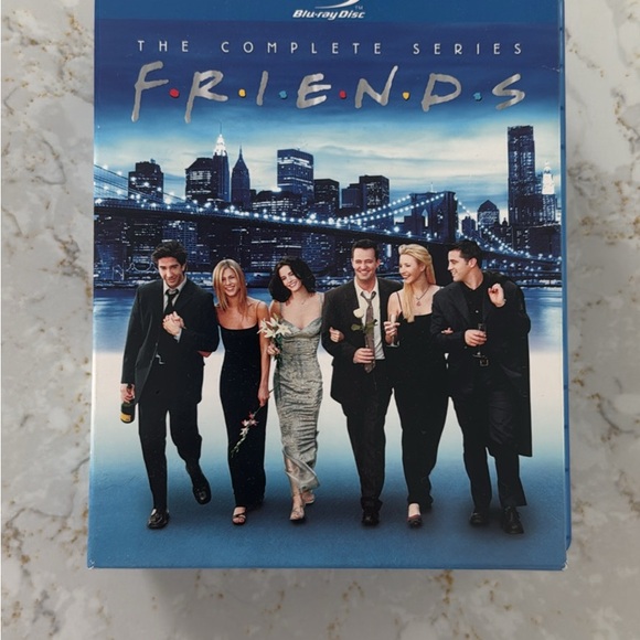 FRIENDS Complete Series Blu-ray Box Set - Picture 1 of 2